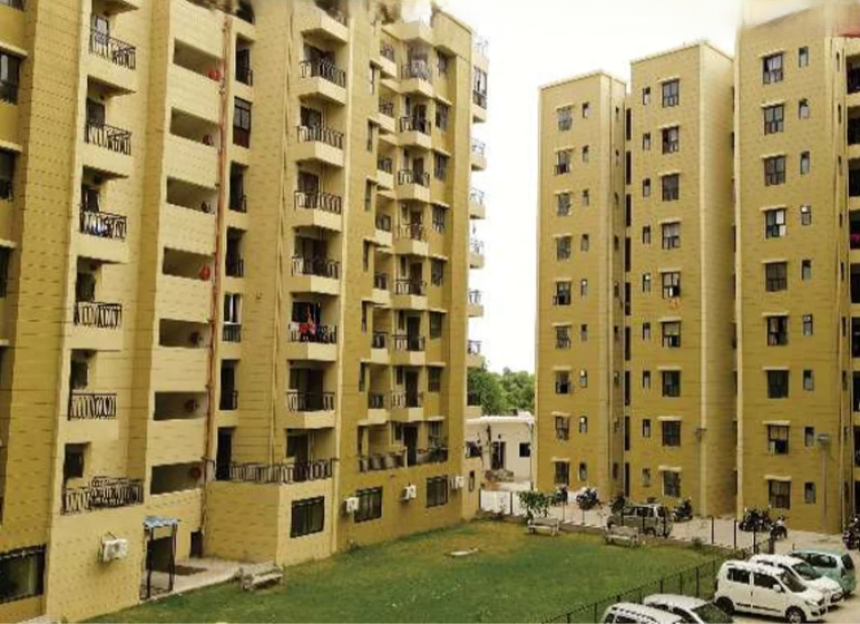 2 and 3 BHK Flats at Mansarovar Extension