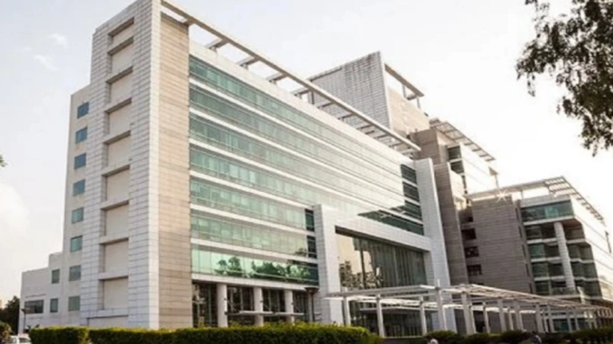 Shop and Showrooms at Sector 30