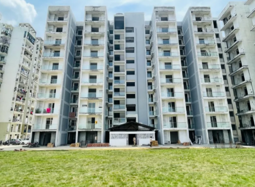 Royal Garden Shalimar City – Elegant 2 & 3 BHK Apartments in Ghaziabad for Modern Living